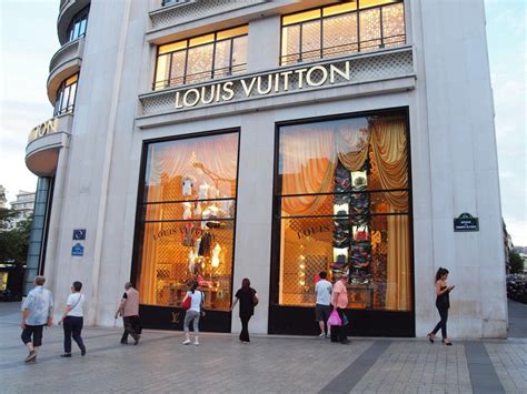 louis vuitton paris horaire|original louis vuitton store paris.